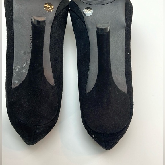BCBGENERATION BLACK SUEDE PUMPS - Picture 6 of 7